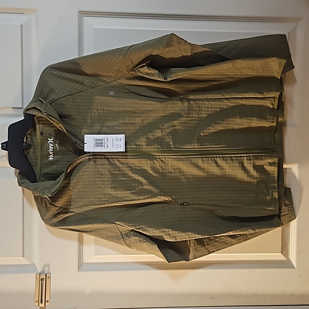HURLEY WOMEN'S MOCK NECK  JACKET: GREEN: NEW WITH TAGS: SIZE L
